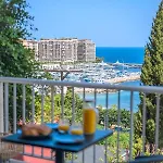Proche Monaco, Vue Et Acces A La Lägenhet *