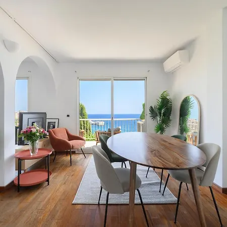 Proche Monaco, Vue Et Acces A La