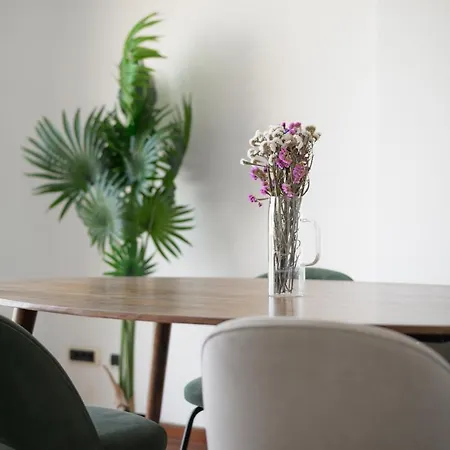 Proche Monaco, Vue Et Acces A La