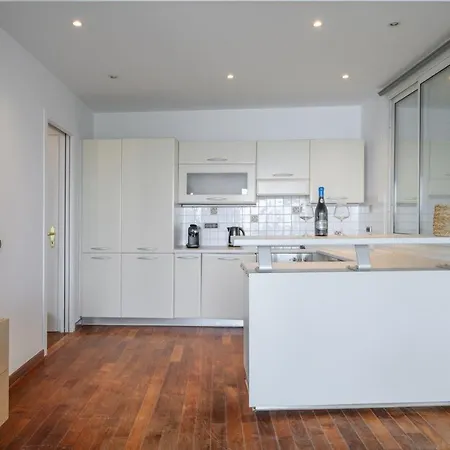 Appartement Proche Monaco, Vue Et Acces A La *